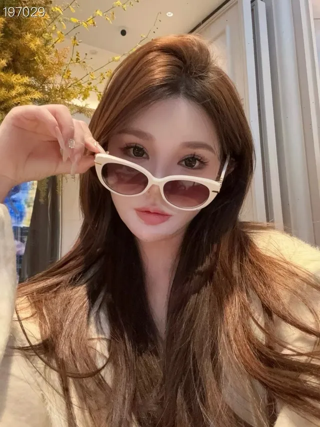 White Cat-Eye Gradient Lens Sunglasses 7