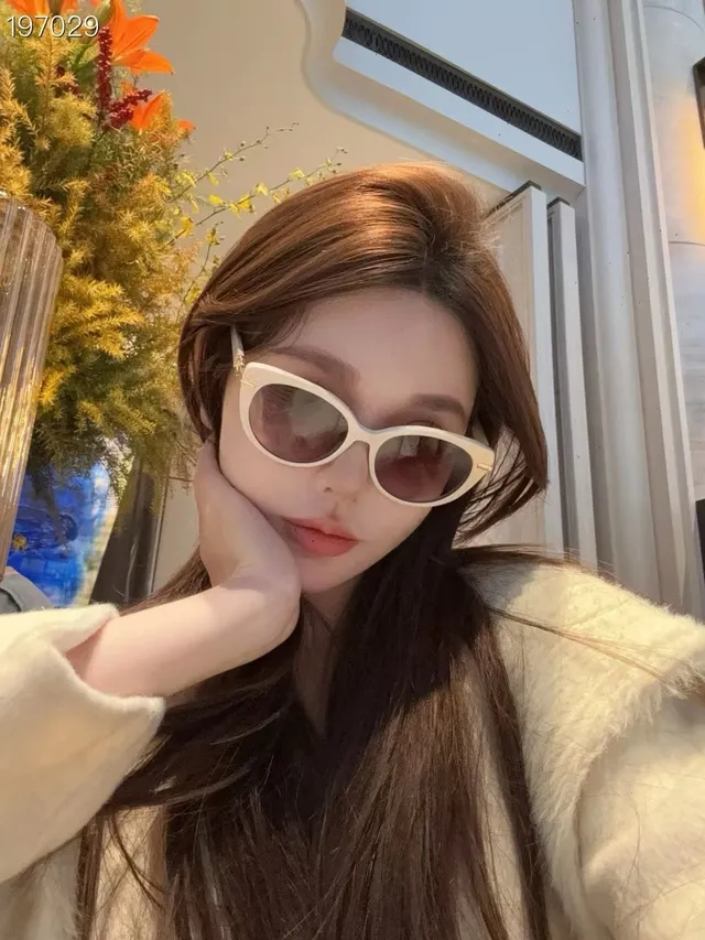 White Cat-Eye Gradient Lens Sunglasses 8