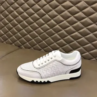 حذاء أبيض جلد مثقب للأسلوب الحياتي