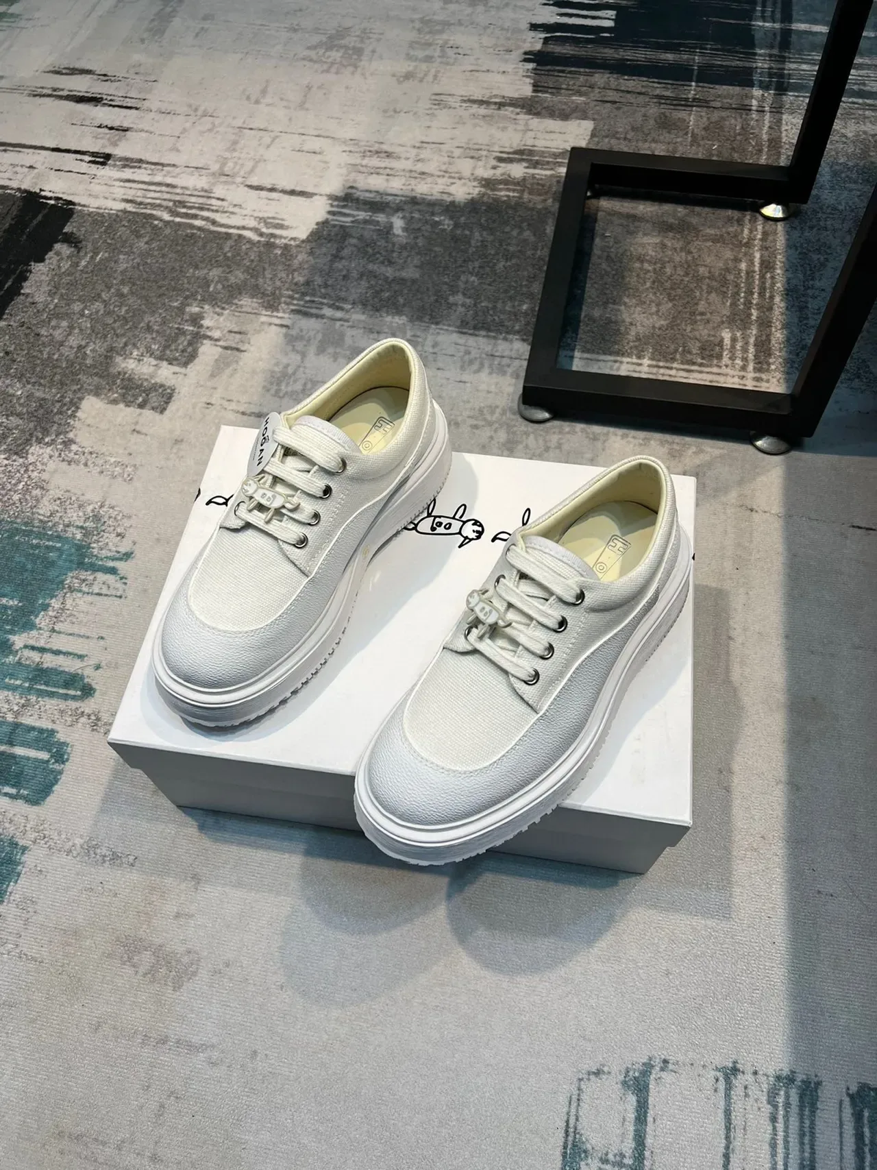 Zapatilla casual de lona blanca con plataforma y cordones 5