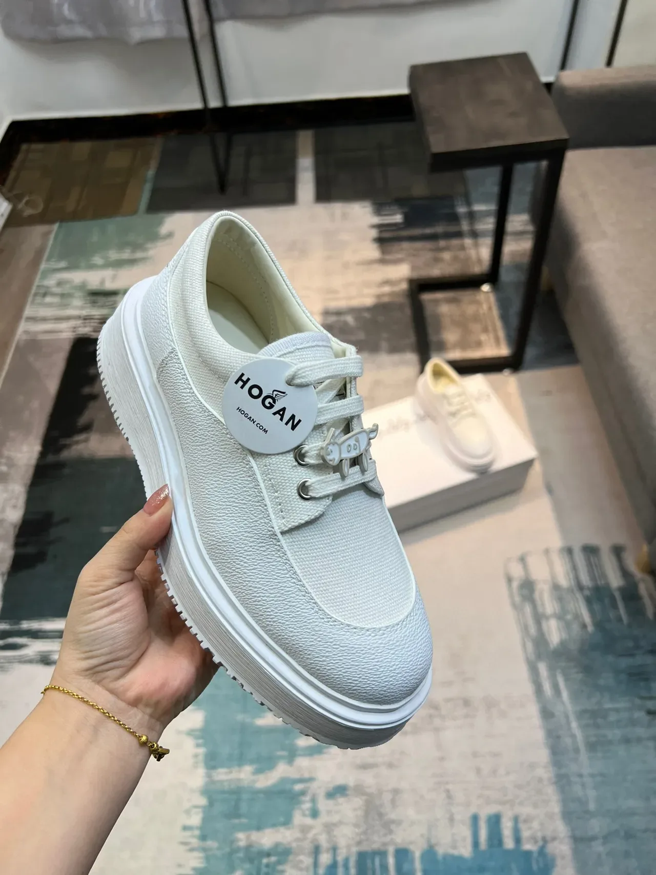 Zapatilla casual de lona blanca con plataforma y cordones 6