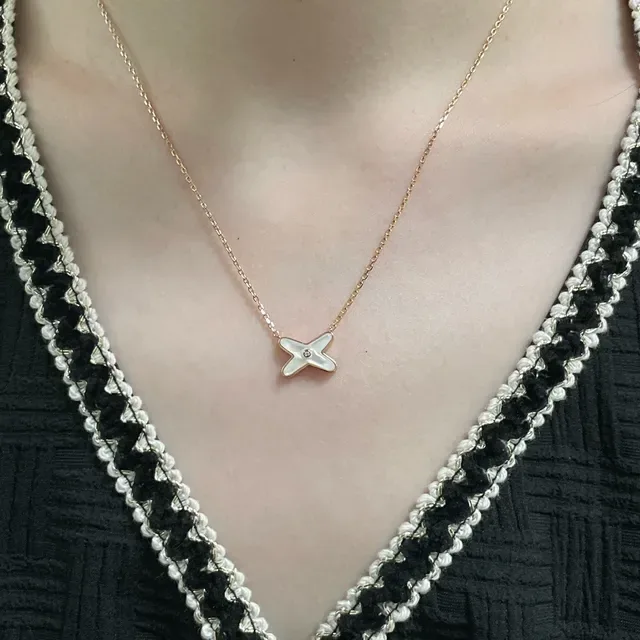 Collier avec pendentif en forme de X en mère-de-perle et gemmes 8