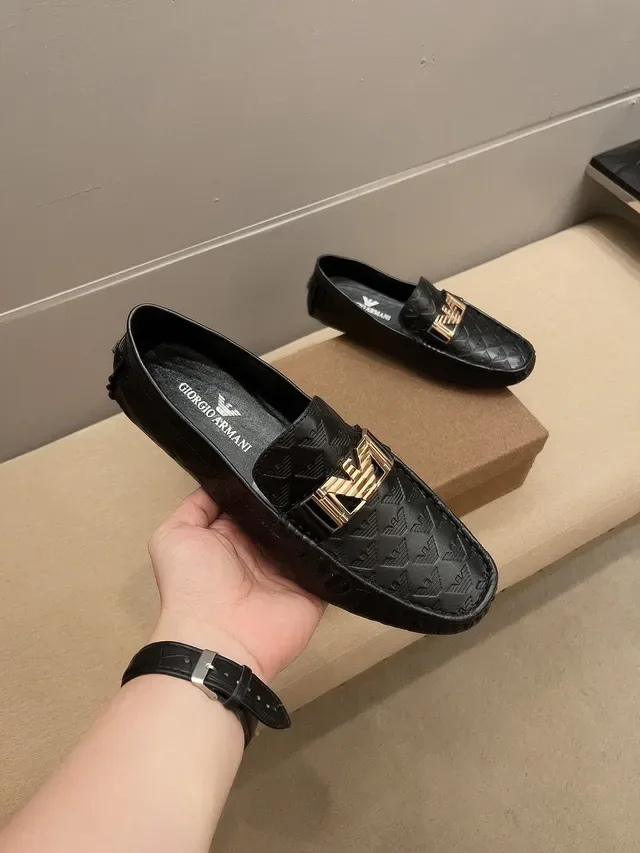 Giorgio Armani黑色金色浮雕鹰纹马衔扣乐福鞋 5