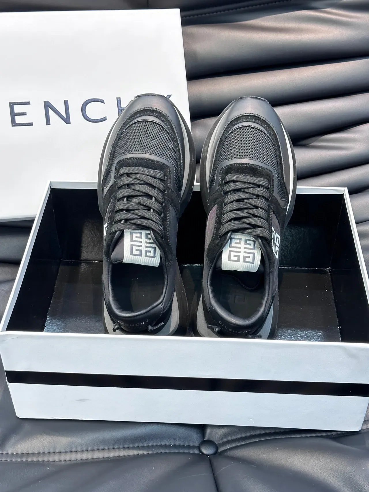 Givenchy काला सफेद प्लेटफॉर्म सोल मिक्स्ड मटेरियल अपर चंकी स्नीकर्स 4