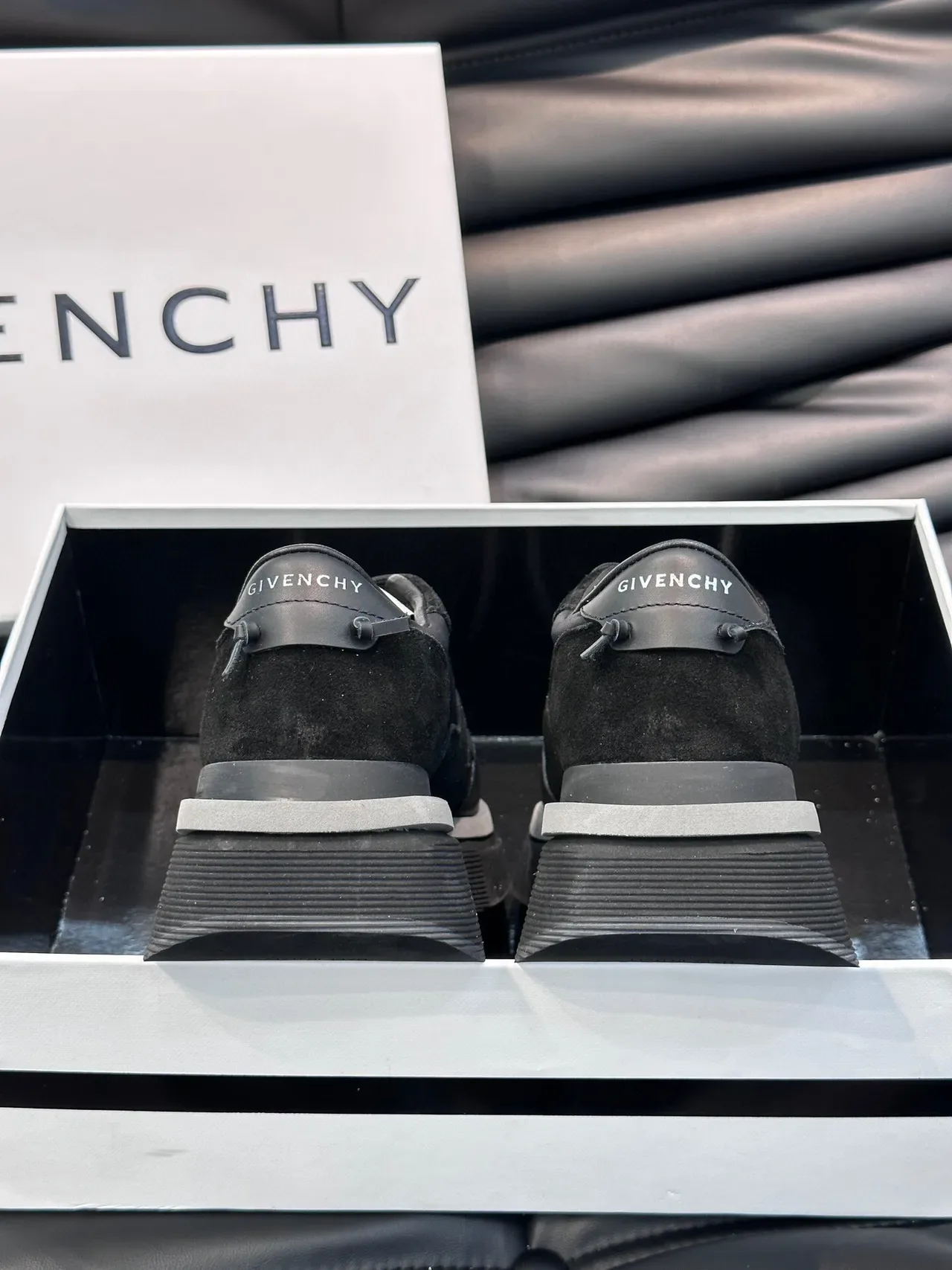Givenchy काला सफेद प्लेटफॉर्म सोल मिक्स्ड मटेरियल अपर चंकी स्नीकर्स 5