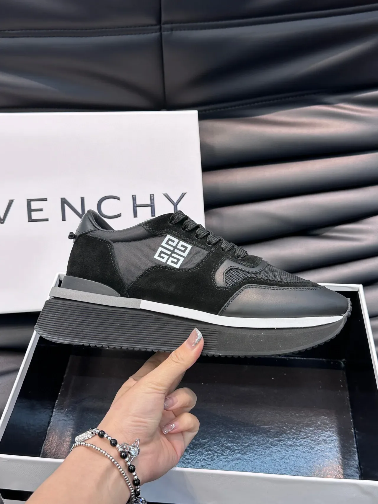 Givenchy काला सफेद प्लेटफॉर्म सोल मिक्स्ड मटेरियल अपर चंकी स्नीकर्स 6