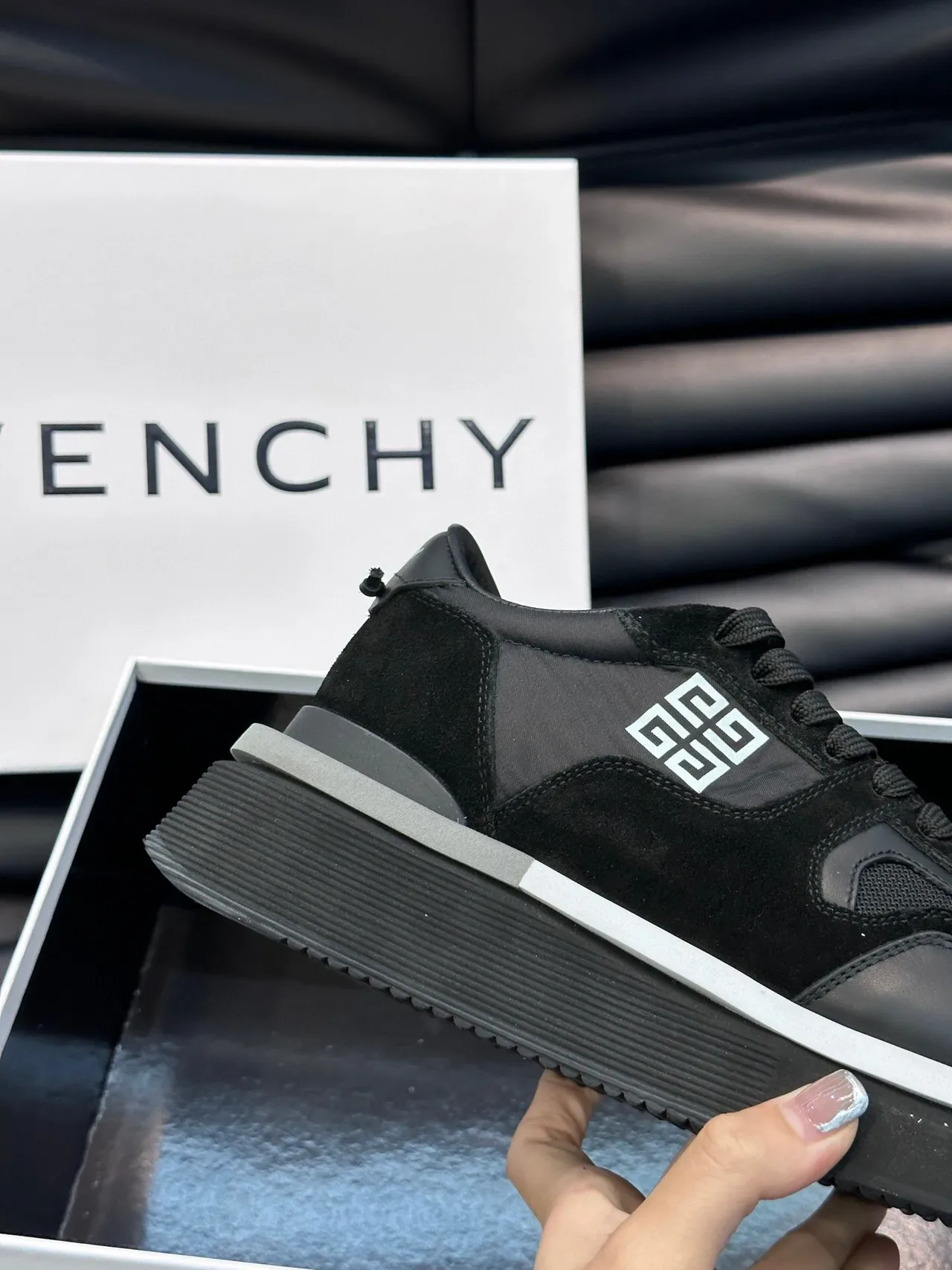 Givenchy काला सफेद प्लेटफॉर्म सोल मिक्स्ड मटेरियल अपर चंकी स्नीकर्स 7