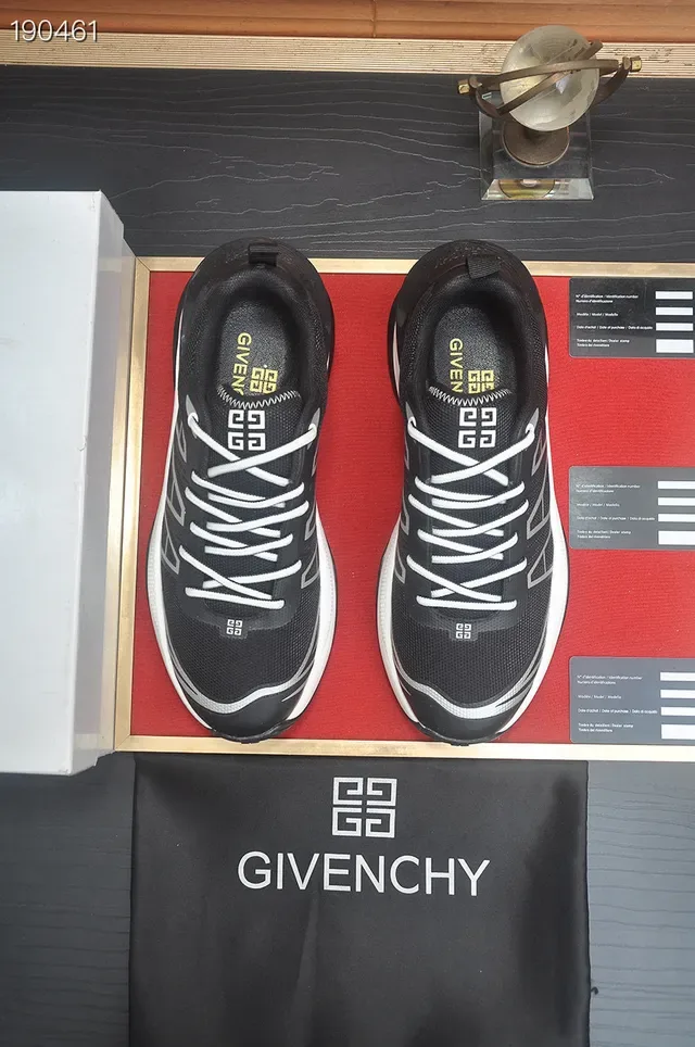 Givenchy Spectre Preto e Branco Overlay Geométrico Sneakers Estilo de Vida 7