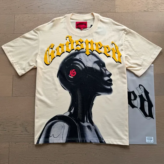 Camiseta Godspeed com estampa gráfica de figura de robô 11