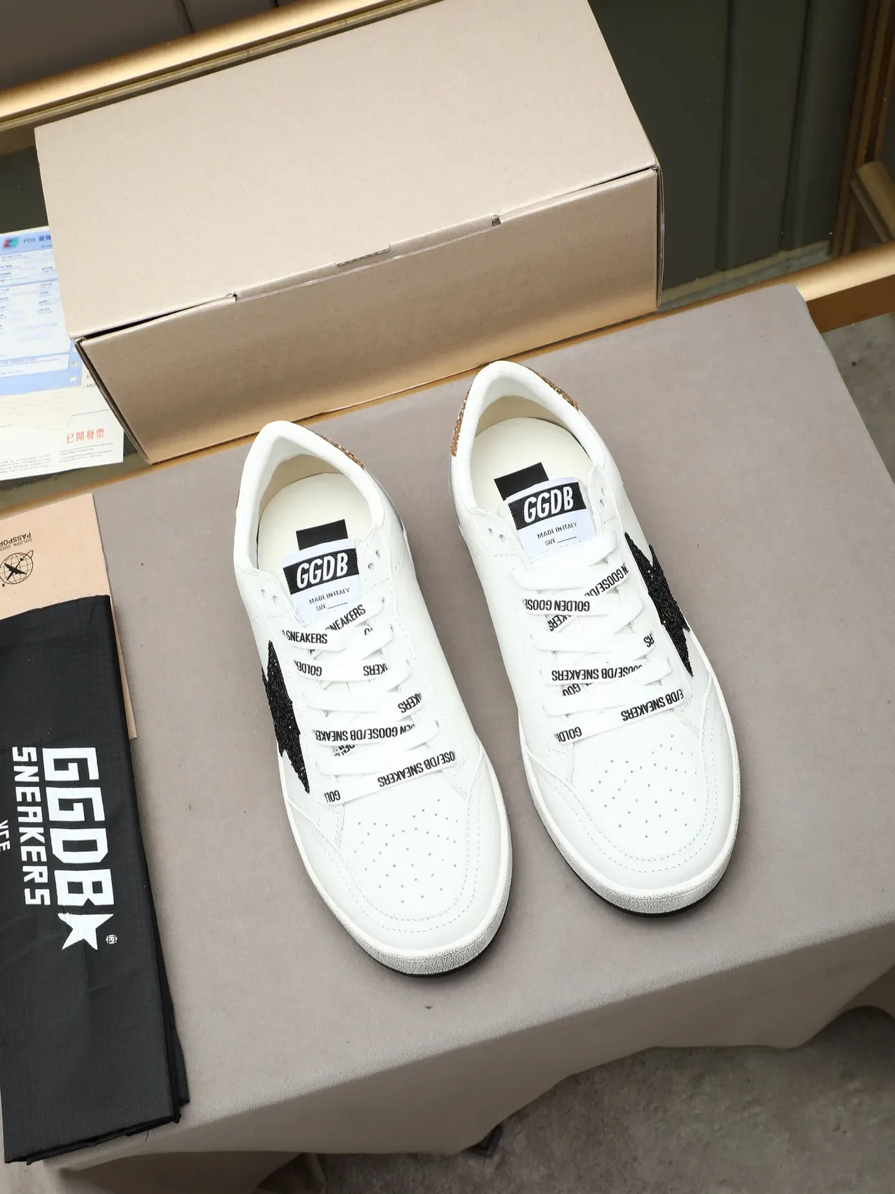 Golden Goose Ball Star حذاء أبيض أسود نجم لامع نمط حياة 2