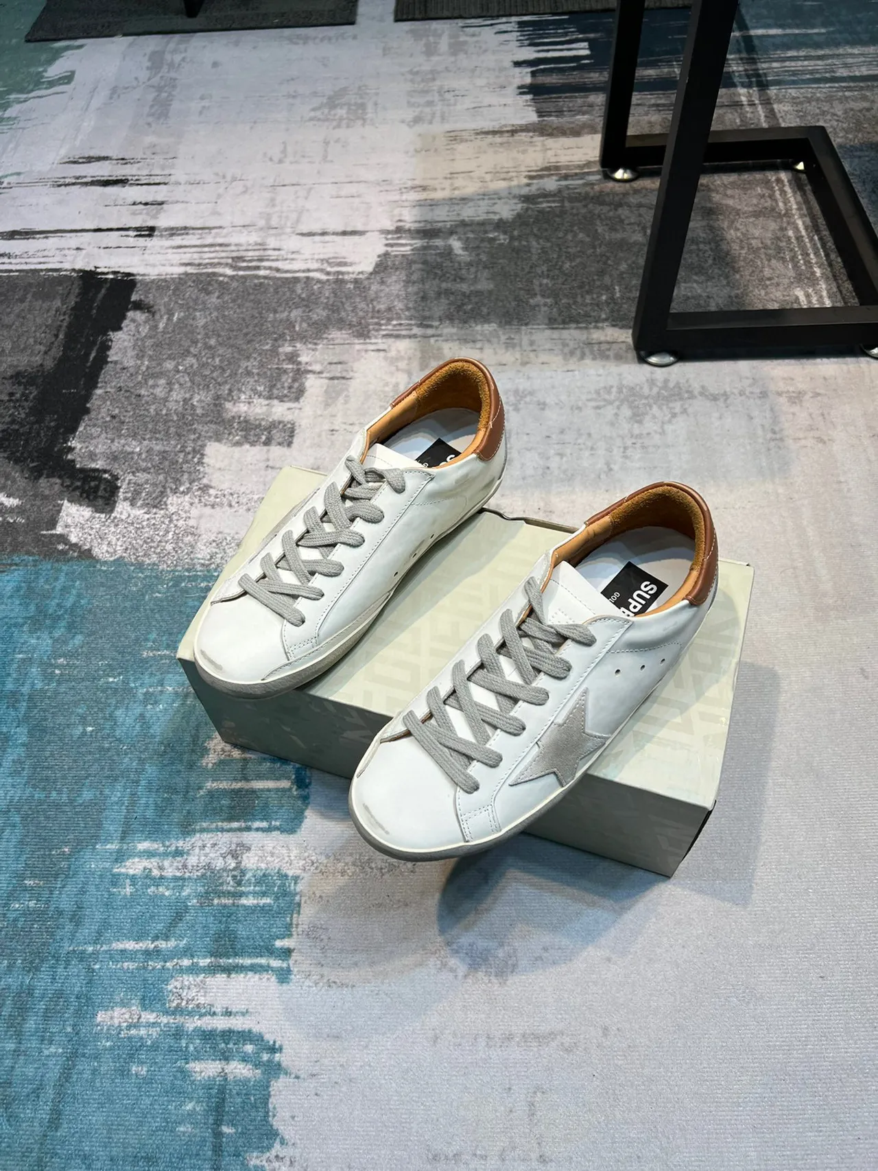 Golden Goose Superstar Zapatillas Lifestyle Blancas Marrones Suela de Goma Distressed Parche de Estrella Metálico 5