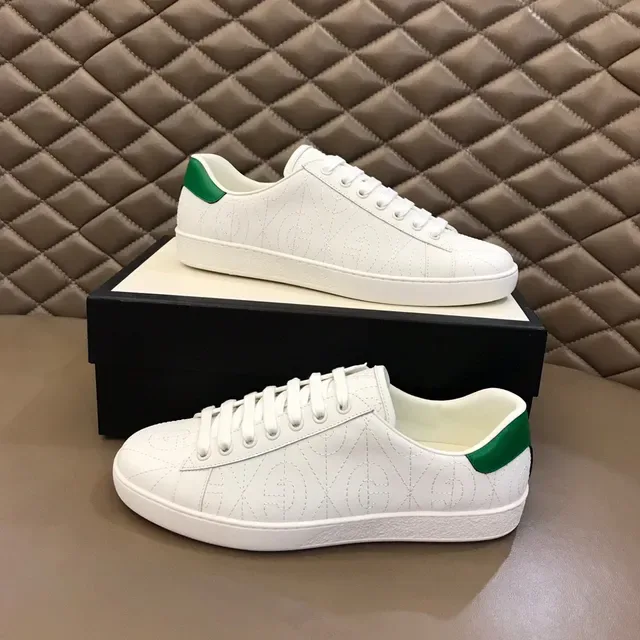 Gucci Ace أبيض وأخضر Monogram مطرز Lifestyle Sneakers 7