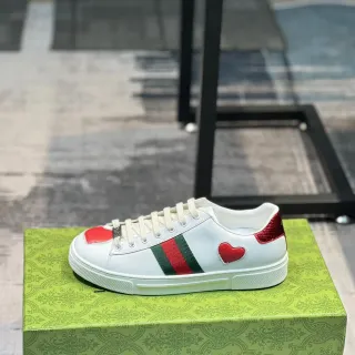 Gucci Ace 白红绿爱心皮革生活方式运动鞋