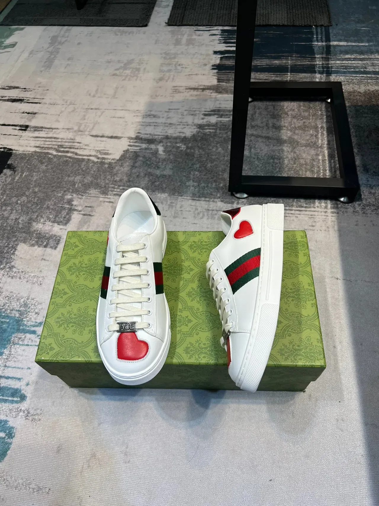 Gucci Ace White Red Green Heart Leather Lifestyle Sneakers 4