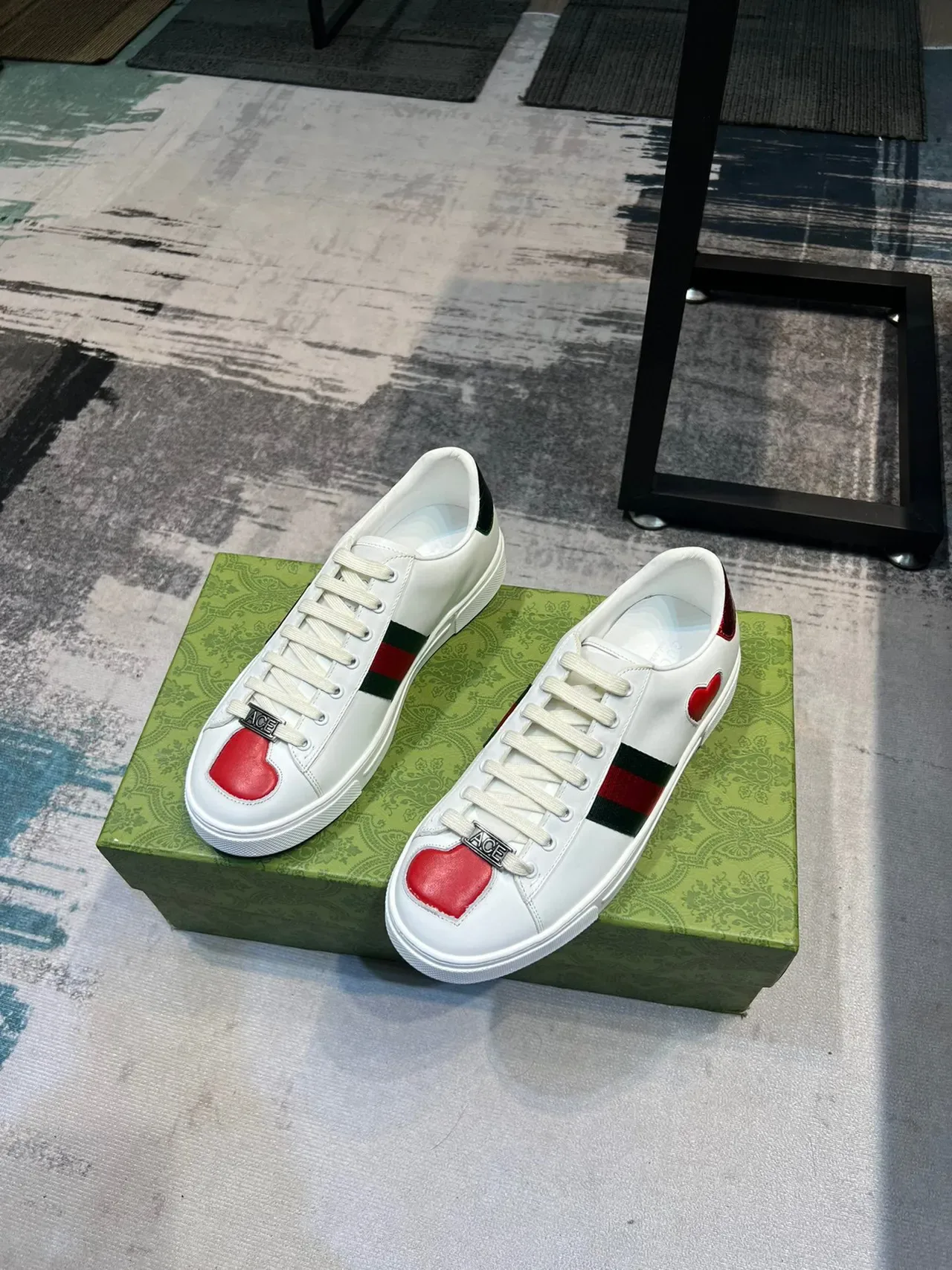 Gucci Ace White Red Green Heart Leather Lifestyle Sneakers 5