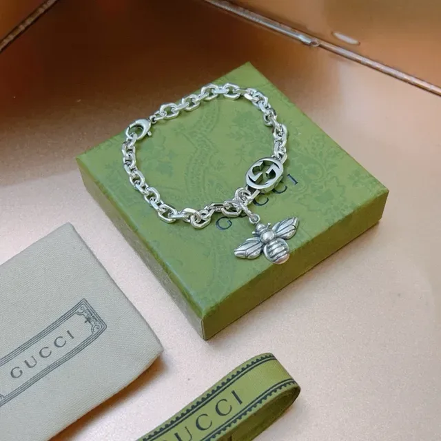 Gucci Bee Charm Silver Chain Bracelet 4
