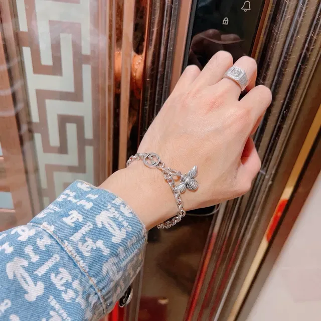 Gucci Bee Charm Silver Chain Bracelet 8
