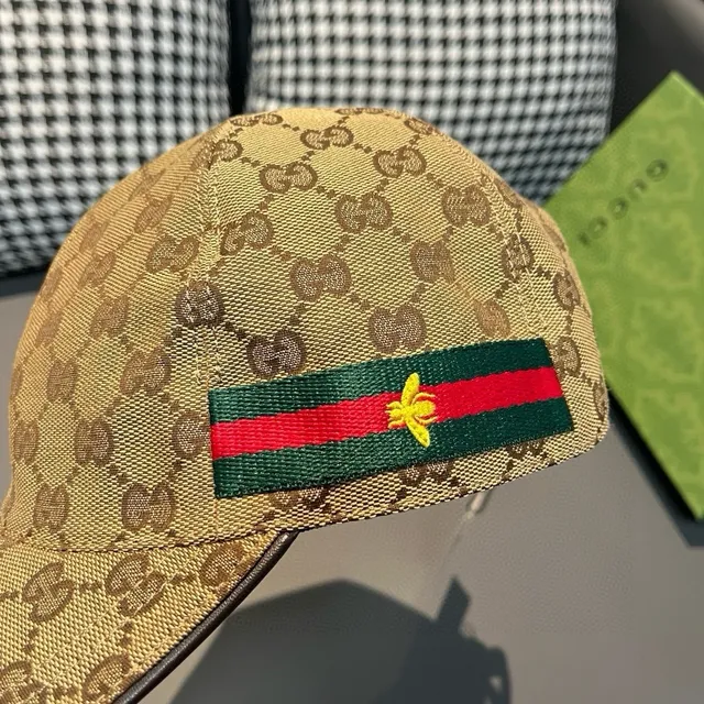 قبعة بيسبول غوتشي بي مطرزة ويب سترايب GG مونوغرام 5