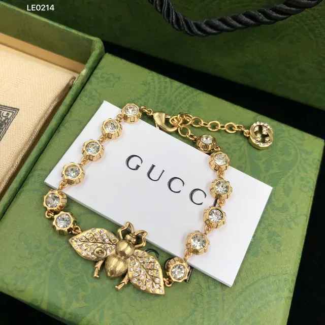 Gucci Pulsera Motivo Abeja Cristales Incrustados Dorado 3
