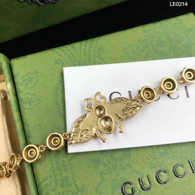 Gucci Pulsera Motivo Abeja Cristales Incrustados Dorado 4