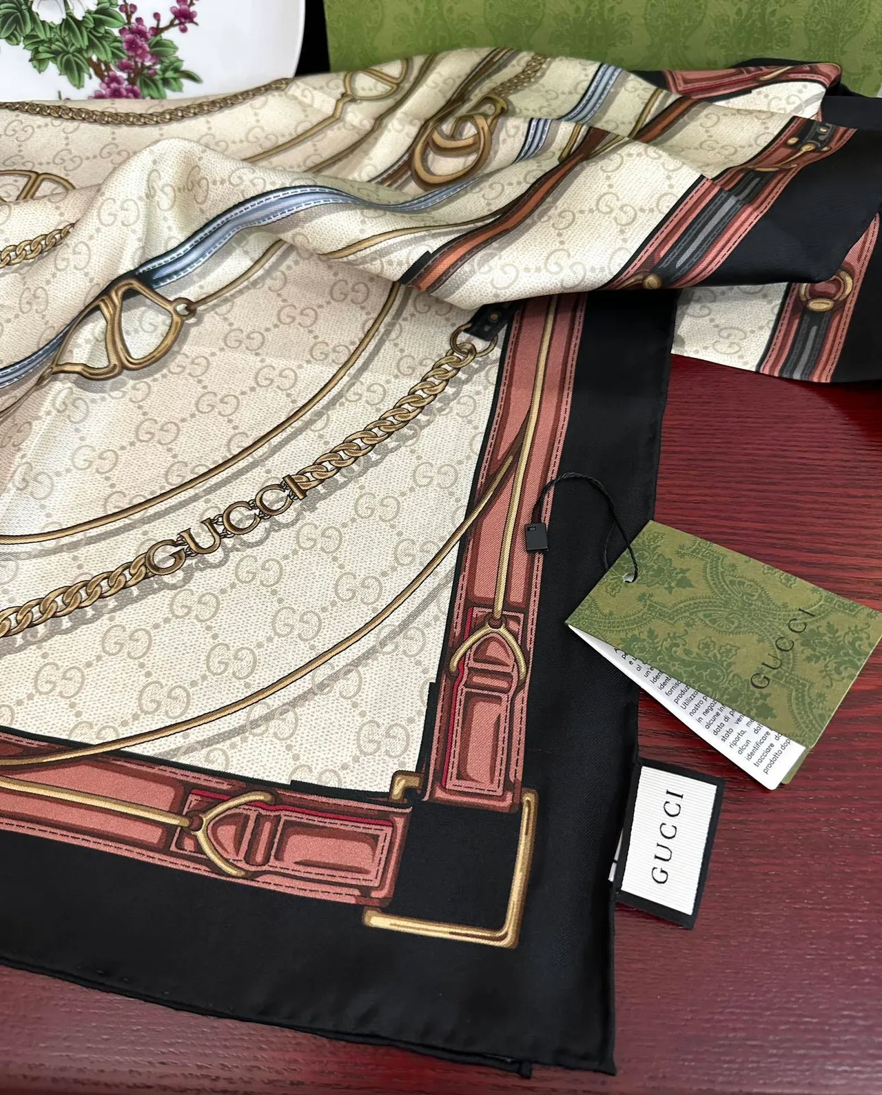 Gucci भूरा काला चौकोर मोनोग्राम रेशम स्कार्फ 8