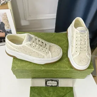 Gucci Beige White Bordado Monograma Sola plataforma superior Lifestyle Sneakers