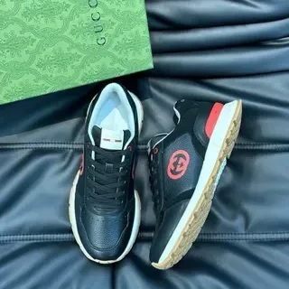 Gucci Negras y Rojas Interlocking G Zapatillas Lifestyle