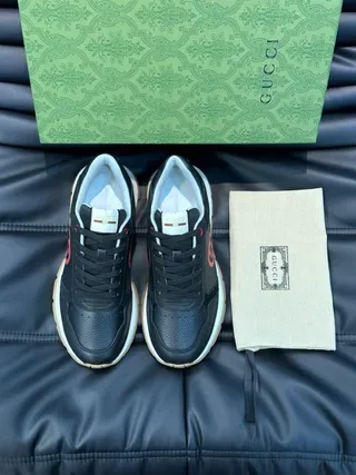 Gucci Noires et Rouges Interlocking G Sneakers Lifestyle 6