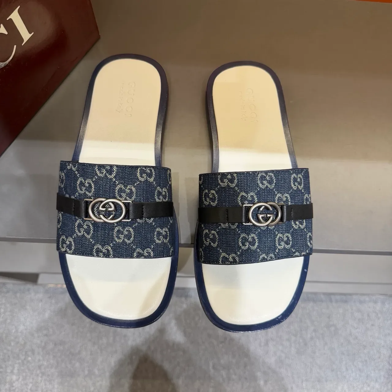 Gucci Black Beige GG Monogram Canvas Strap Interlocking G Metal Buckle Slippers 10