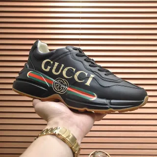 Gucci Zapatillas Lifestyle Negro Dorado Suela Gruesa Cuero Superior
