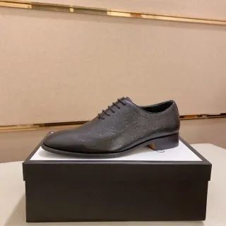 Gucci Chaussures Oxford en Cuir Noir Monogram avec Embout de Cap