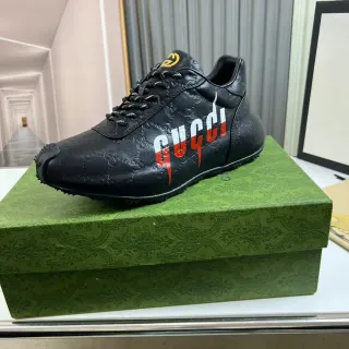 Gucci 生活方式运动鞋 黑色红色 压花蒙格拉姆 皮革 大胆侧面标志