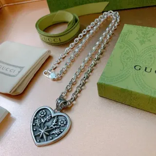 Gucci ফ্লোরাল হার্ট পেন্ডেন্ট সিলভার টোন নেকলেস