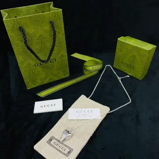 গুচ্ছি ফক্স হেড পেন্ডেন্ট সিলভার টোন নেকলেস