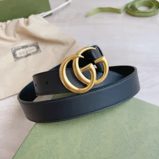 Gucci GG Marmont काला सोना इंटरलॉकिंग जी बकल चिकनी चमड़े की बेल्ट