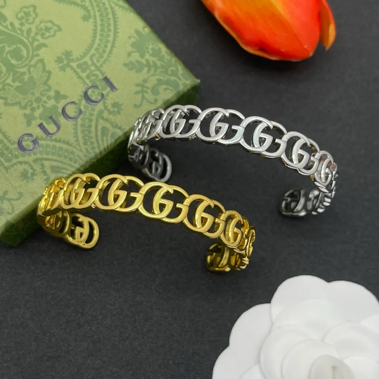 Gucci GG Marmont Pulsera de Oro con Enlaces Entrelazados Estilo Bangle 2