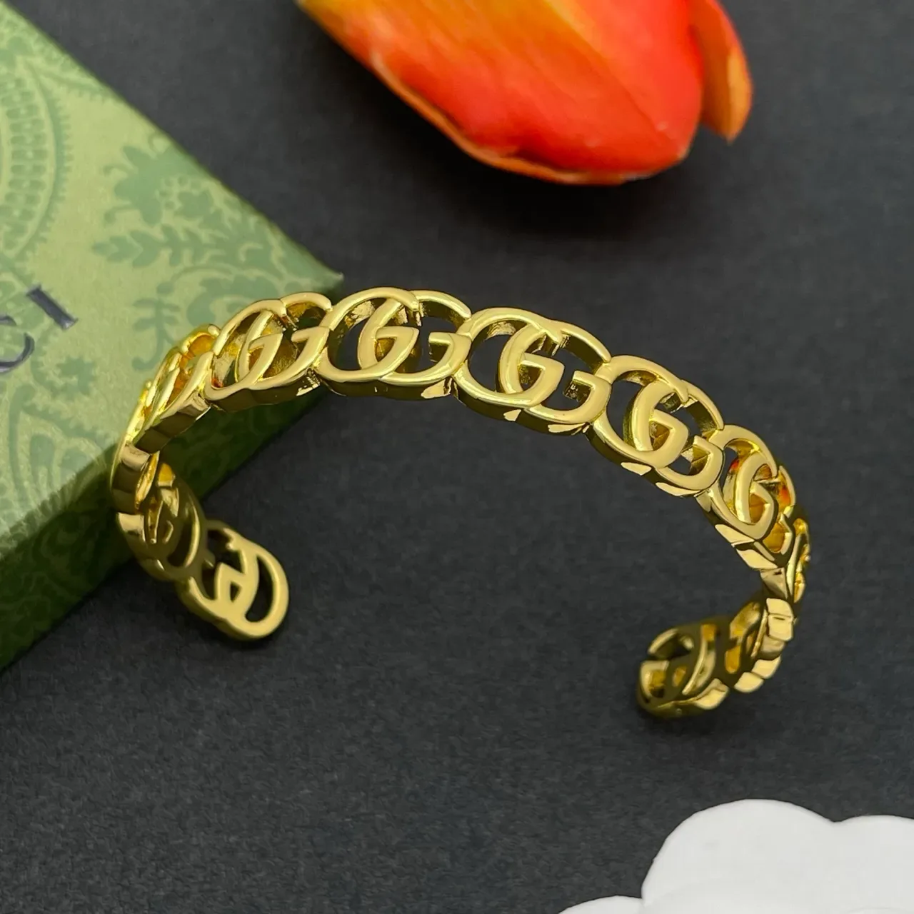 Gucci GG Marmont Pulsera de Oro con Enlaces Entrelazados Estilo Bangle 7