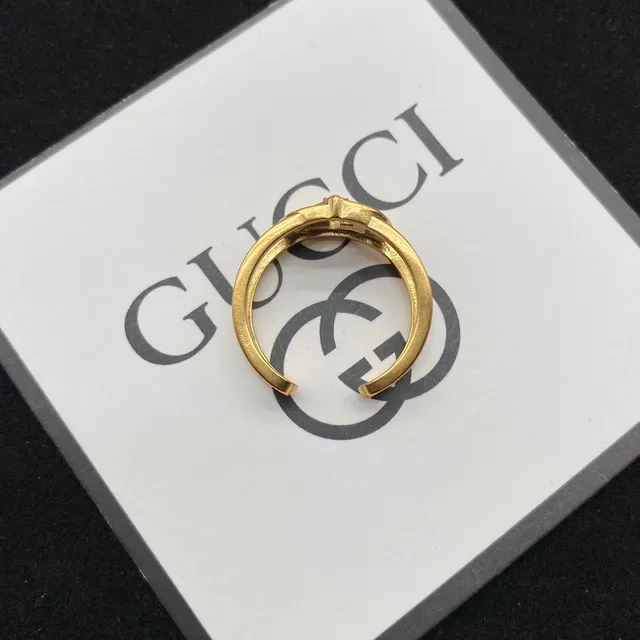 خاتم Gucci GG Marmont ذهبي شفاف متشابك نقش مزدوج جي نهائي مصقول 3