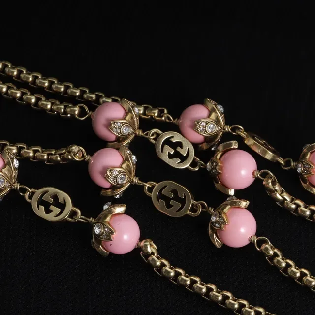 Gucci GG Marmont Inspirado Collar de Cadena de Perlas y Cristales Rosa 3
