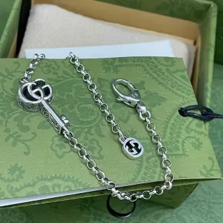 Gucci GG Marmont चाबि चार्म রূপালী মালা