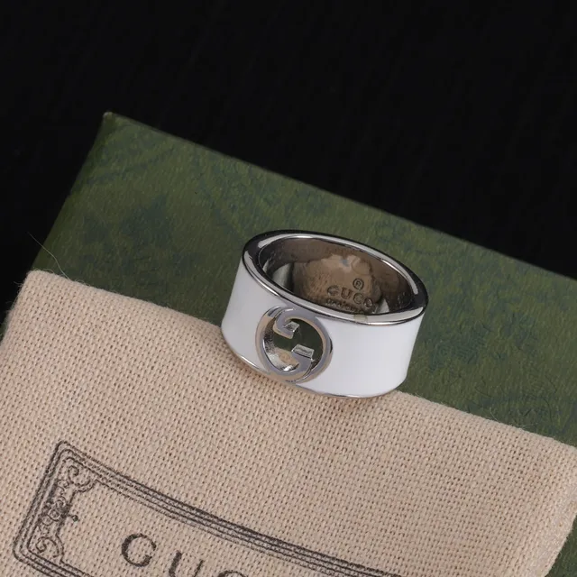 Gucci GG Marmont গোলাপি সাদা প্রশস্ত ব্যান্ড ইনামেল কোটেড রিং 5
