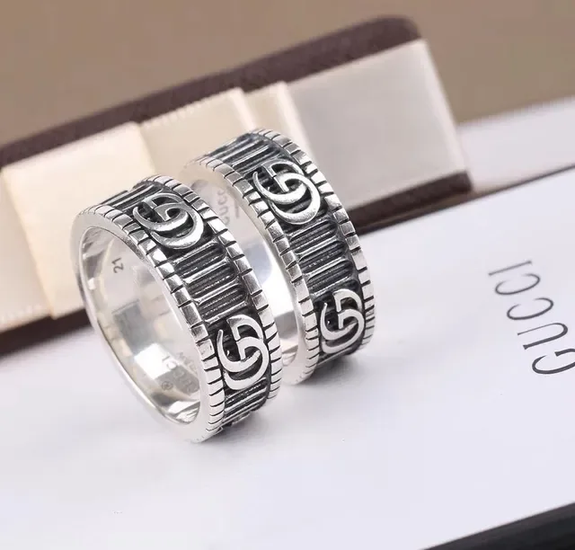 Anillo Gucci GG Marmont Plata Negro Banda Ancha Logo G Interlocking 6