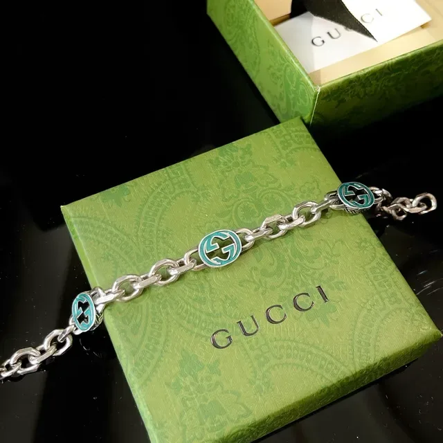 سوار Gucci GG Marmont سلسلة كيرب لينك كانكي فضي أخضر ميداليونات إيمل 2