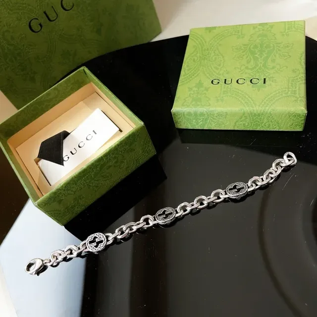 سوار Gucci GG Marmont سلسلة كيرب لينك كانكي فضي أخضر ميداليونات إيمل 4