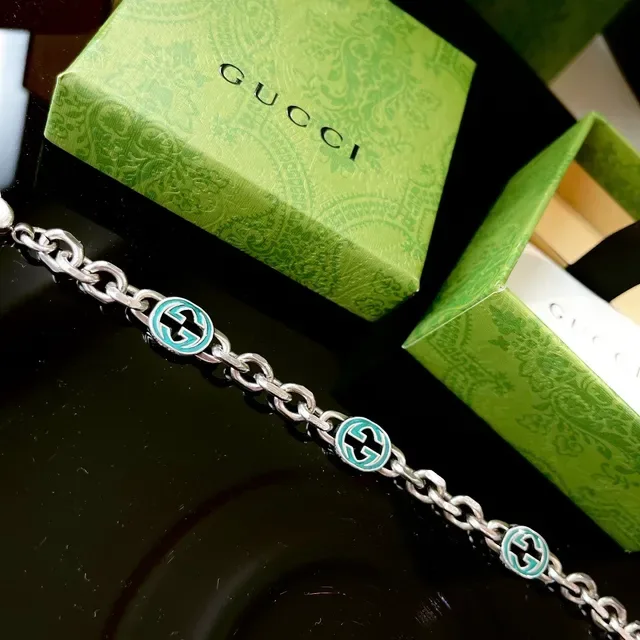 سوار Gucci GG Marmont سلسلة كيرب لينك كانكي فضي أخضر ميداليونات إيمل 5