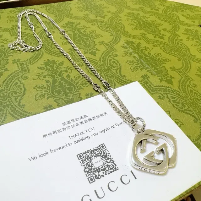 Gucci GG Marmont Argent Interlocking Double-G Pendentif Cadre en Forme de Diamant Collier 6