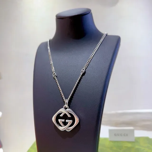 Gucci GG Marmont Argent Interlocking Double-G Pendentif Cadre en Forme de Diamant Collier 7