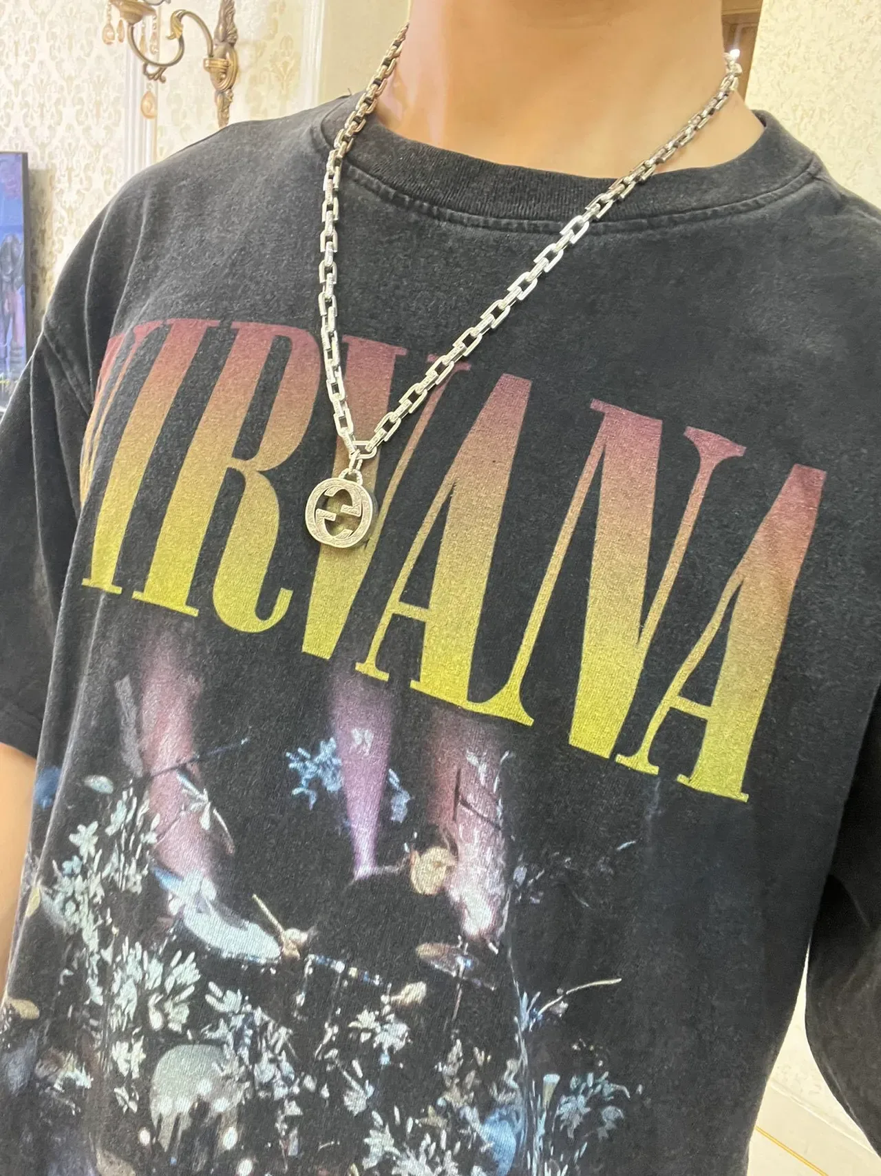 Gucci GG Marmont Collier avec pendentif argenté gravé orné 8