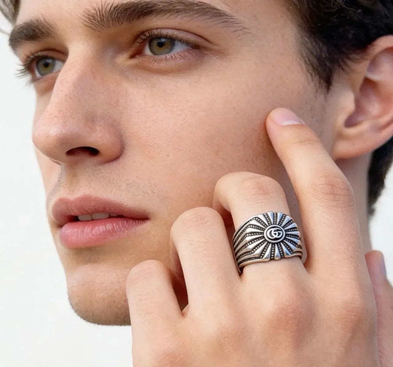 Gucci GG Marmont Sunburst Anillo de banda ancha 2