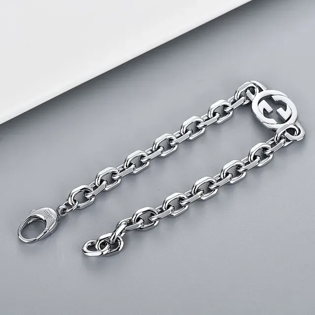 Gucci GG Marmont Triple GG معلق سلسلة بلون فضي 2